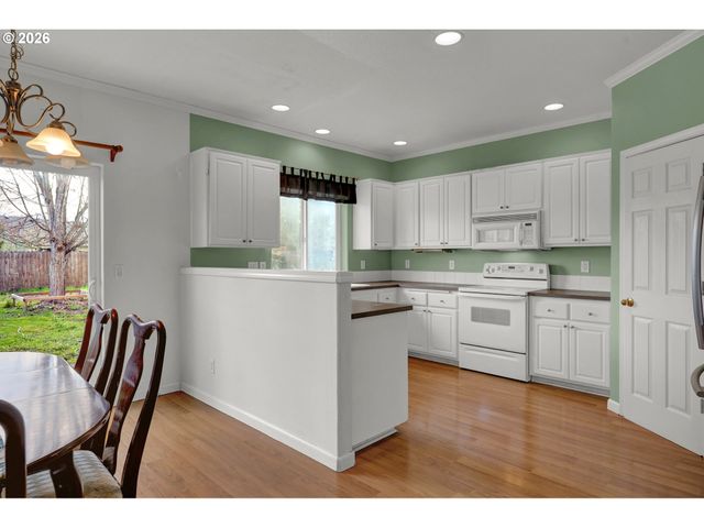 3886 AERIAL Way, Eugene, OR 97402