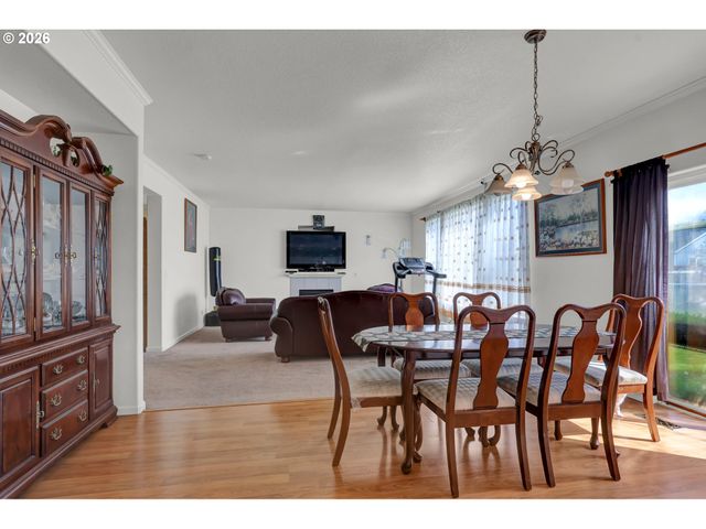 3886 AERIAL Way, Eugene, OR 97402