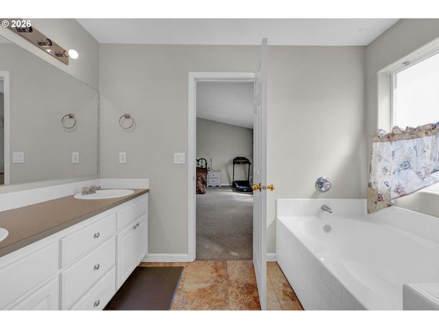 3886 AERIAL Way, Eugene, OR 97402