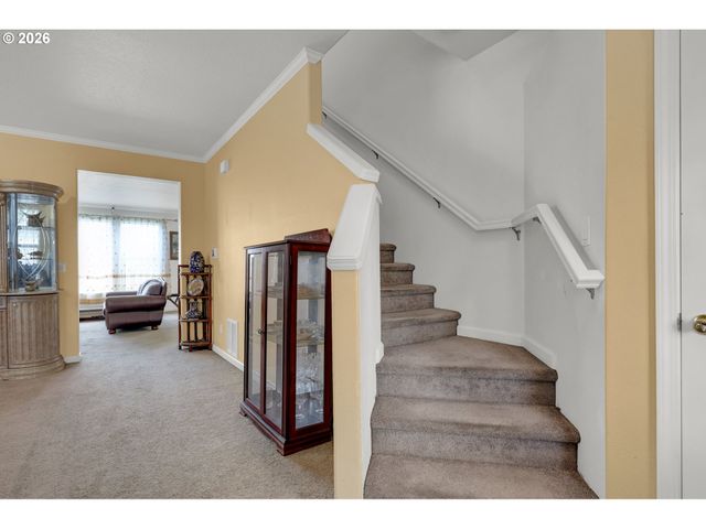 3886 AERIAL Way, Eugene, OR 97402