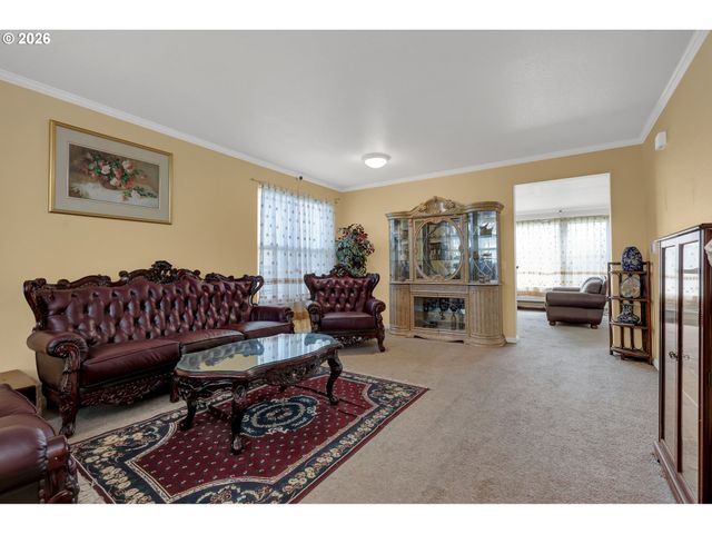 3886 AERIAL Way, Eugene, OR 97402