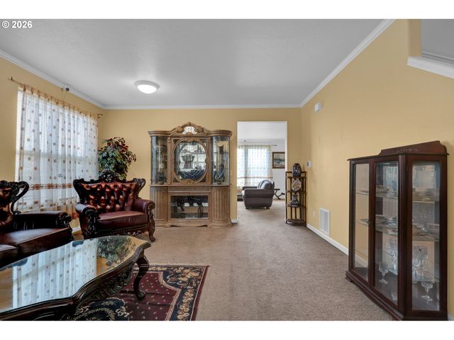 3886 AERIAL Way, Eugene, OR 97402