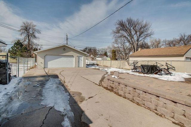 1333 15th Street S, Fargo, ND 58103