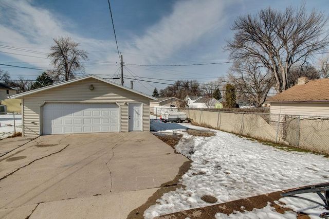 1333 15th Street S, Fargo, ND 58103