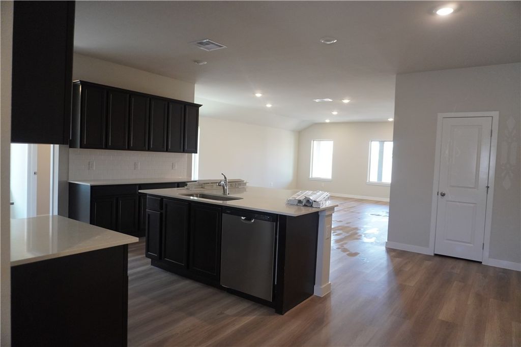 7625 Lacey Dr, Corpus Christi, TX 78414 — photo 5