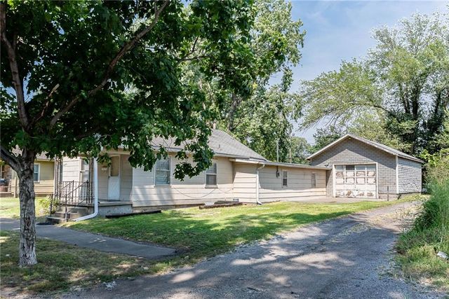 931 S 11th Street, Kansas City, KS 66105