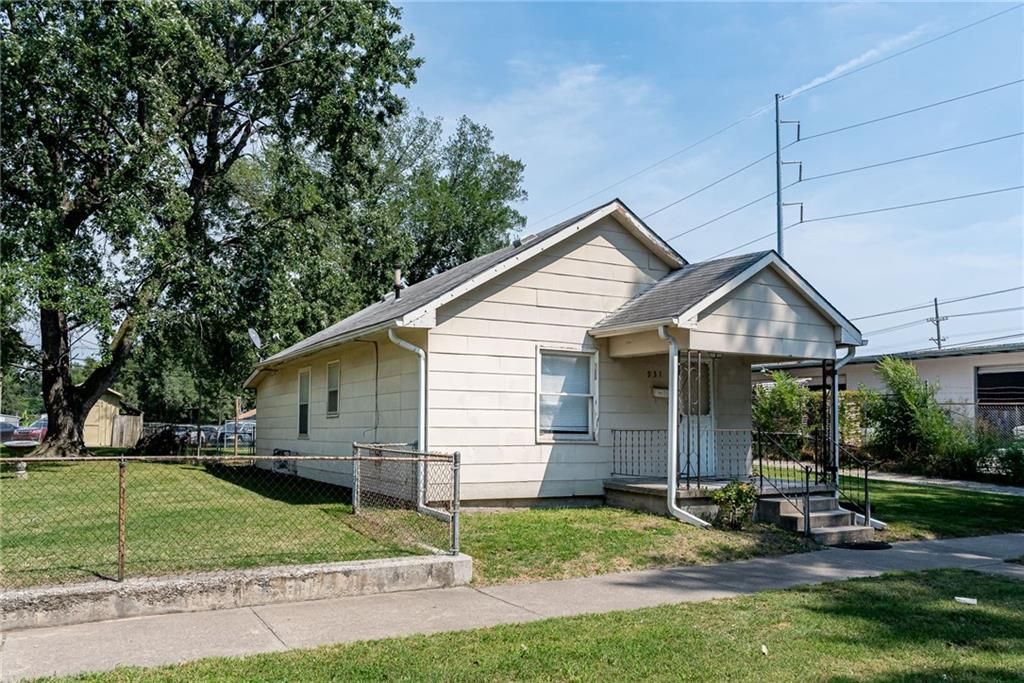 931 S 11th Street, Kansas City, KS 66105