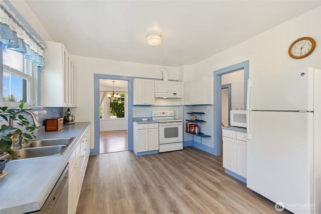 2013 SW Dakota Street, Seattle, WA 98106