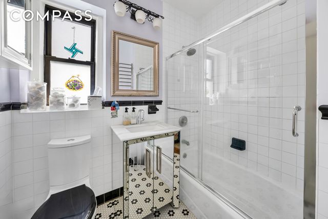 4720 42nd St Apt 1H, New York City, NY 11104