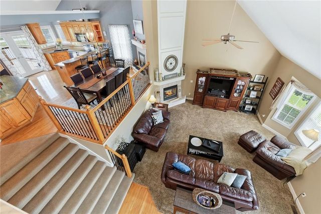 2500 SW Kristin Drive, Lee's Summit, MO 64082