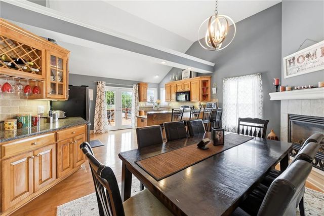 2500 SW Kristin Drive, Lee's Summit, MO 64082