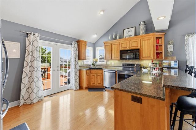 2500 SW Kristin Drive, Lee's Summit, MO 64082