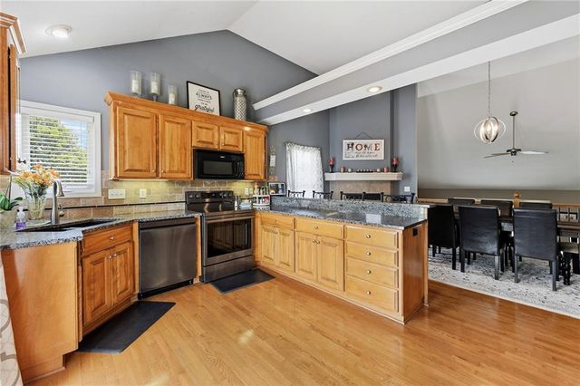 2500 SW Kristin Drive, Lee's Summit, MO 64082