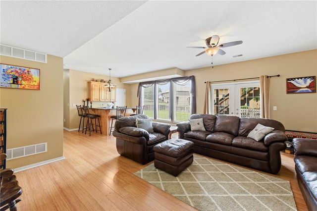 2500 SW Kristin Drive, Lee's Summit, MO 64082