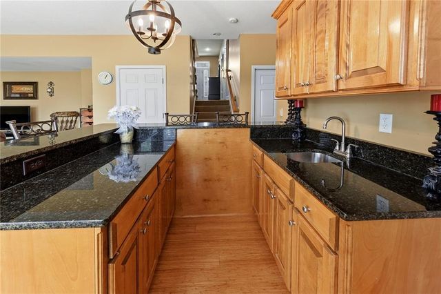 2500 SW Kristin Drive, Lee's Summit, MO 64082