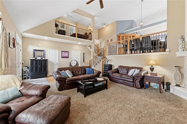 2500 SW Kristin Drive, Lee's Summit, MO 64082