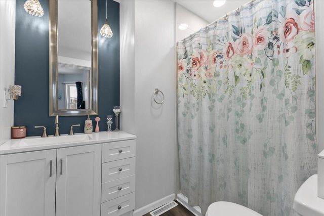 5537 24th AVENUE, Kenosha, WI 53140