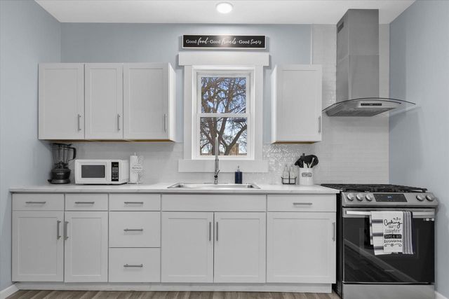 5537 24th AVENUE, Kenosha, WI 53140