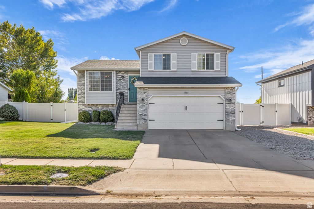 1927 N 950 W, Clinton, UT 84015 — exterior
