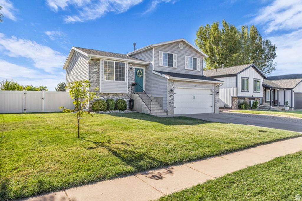 1927 N 950 W, Clinton, UT 84015 — photo 2