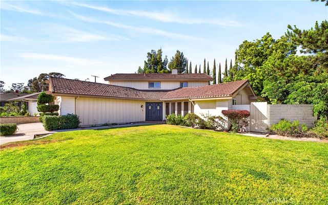 2255 El Rancho Vista, Fullerton, CA 92833