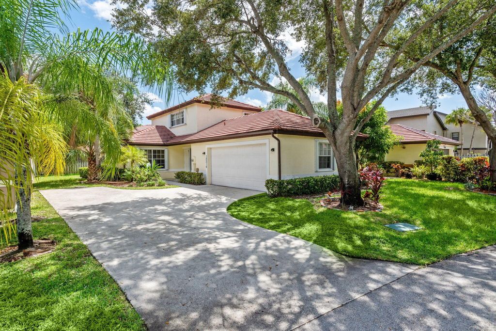 12210 Dartmoor Drive, Wellington, FL 33414