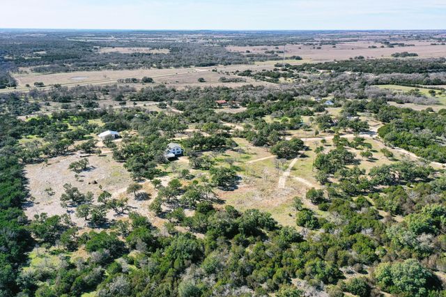 220 Pecan BR, Florence, TX 76527