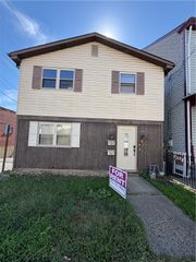 1966 W Beckert Ave 2, Reserve, PA 15212