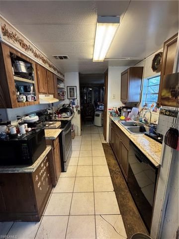 837 Pine Cone AVE, Clewiston, FL 33440