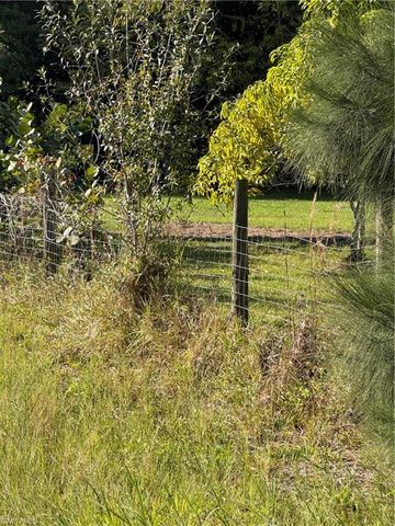 837 Pine Cone AVE, Clewiston, FL 33440