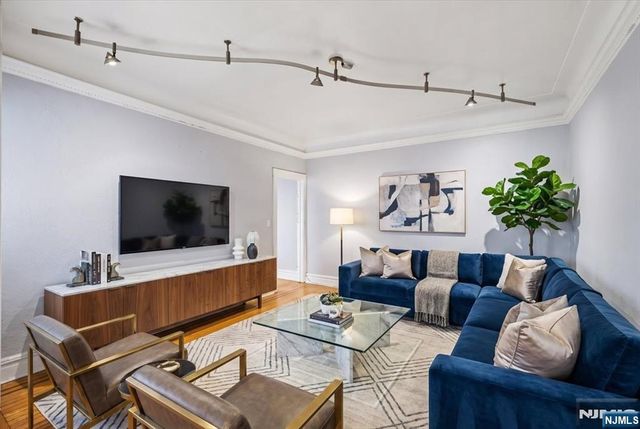 6015 E Blvd 1B, West New York, NJ 07093