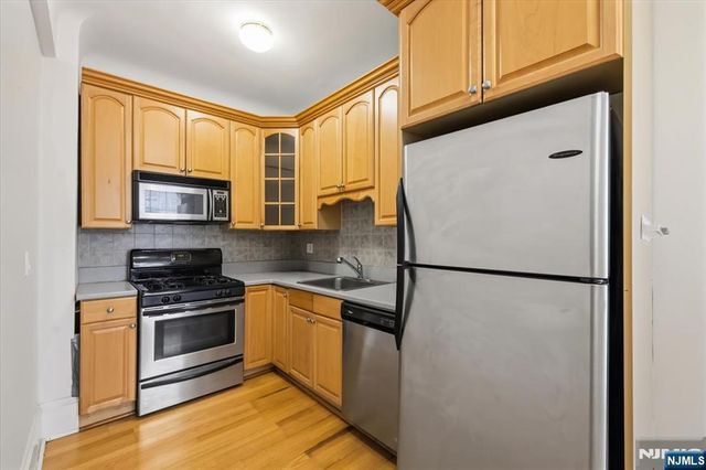 6015 E Blvd 1B, West New York, NJ 07093