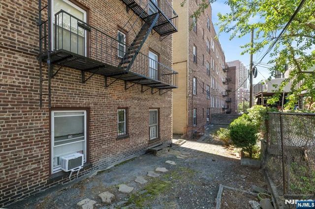 6015 E Blvd 1B, West New York, NJ 07093