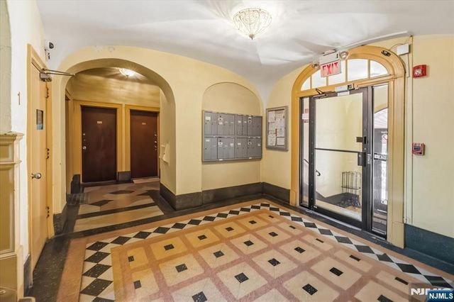 6015 E Blvd 1B, West New York, NJ 07093