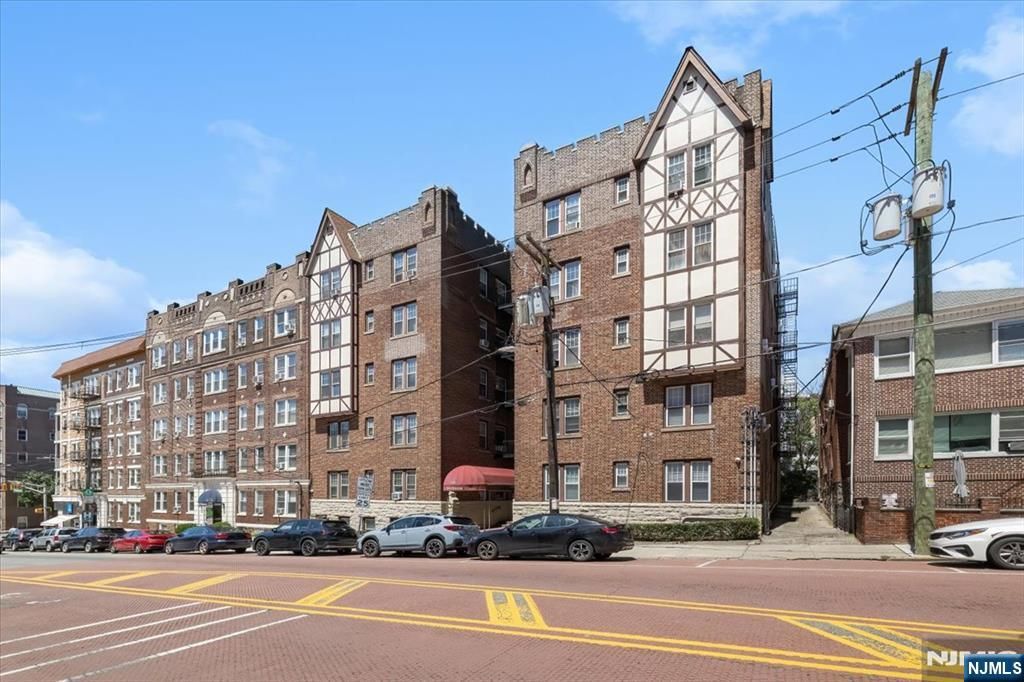 6015 E Blvd 1B, West New York, NJ 07093