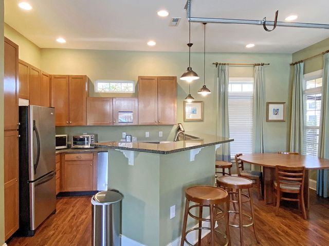 1025 Riverland Woods Place Apt 801, Charleston, SC 29412