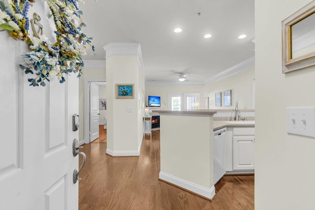 1025 Riverland Woods Place Apt 801, Charleston, SC 29412