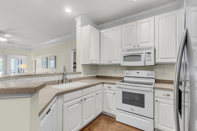 1025 Riverland Woods Place Apt 801, Charleston, SC 29412