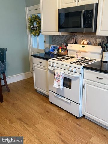 214 BROAD ST, Mount Holly, NJ 08060