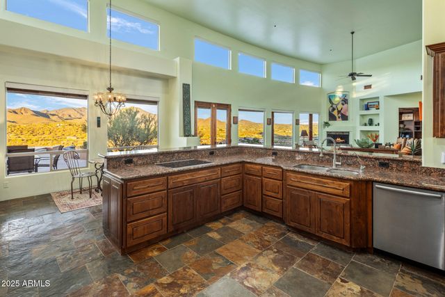 5040 E Rockaway Hills Drive, Cave Creek, AZ 85331