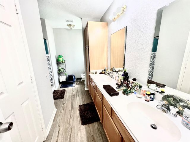 12117 11th Street, Santa Fe, TX 77510