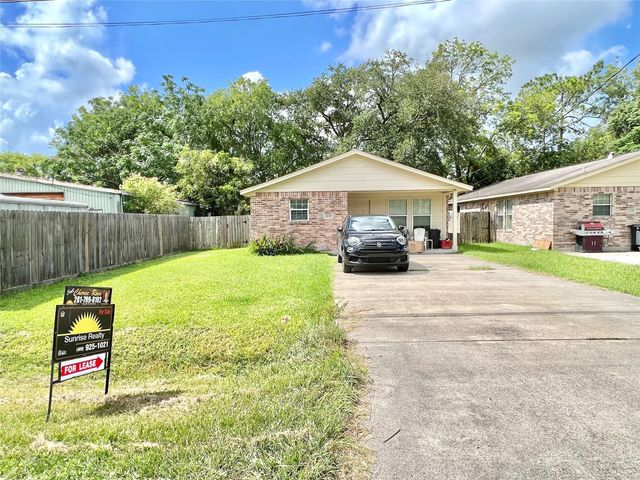 12117 11th Street, Santa Fe, TX 77510