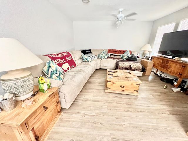 12117 11th Street, Santa Fe, TX 77510