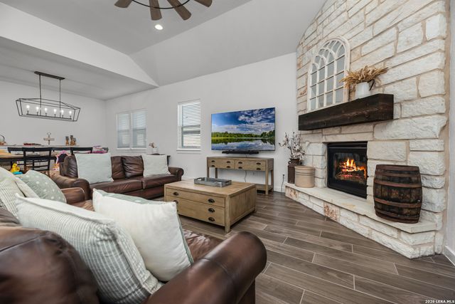 2233 Hoja Ave, New Braunfels, TX 78132