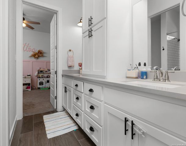 2233 Hoja Ave, New Braunfels, TX 78132