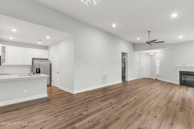 4203 River Road 201, Wilmington, NC 28412