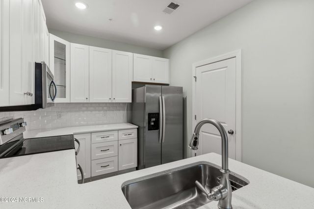 4203 River Road 201, Wilmington, NC 28412