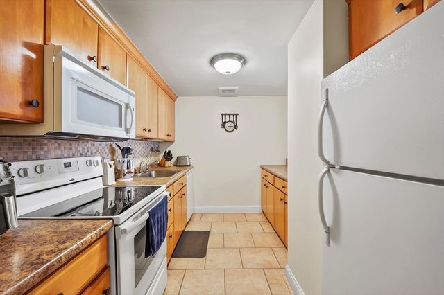 96 Old Colony Avenue 158, Taunton, MA 02718