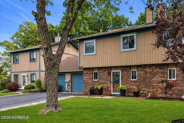 6 Swallow Lane, Howell, NJ 07731