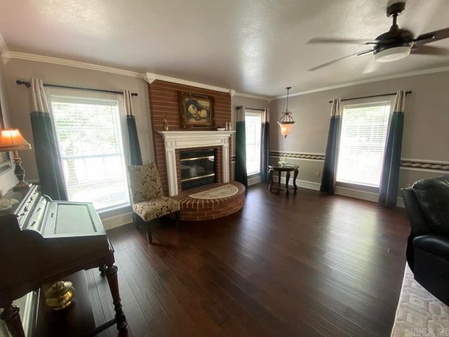 1403 South Mena Street, Mena, AR 71953